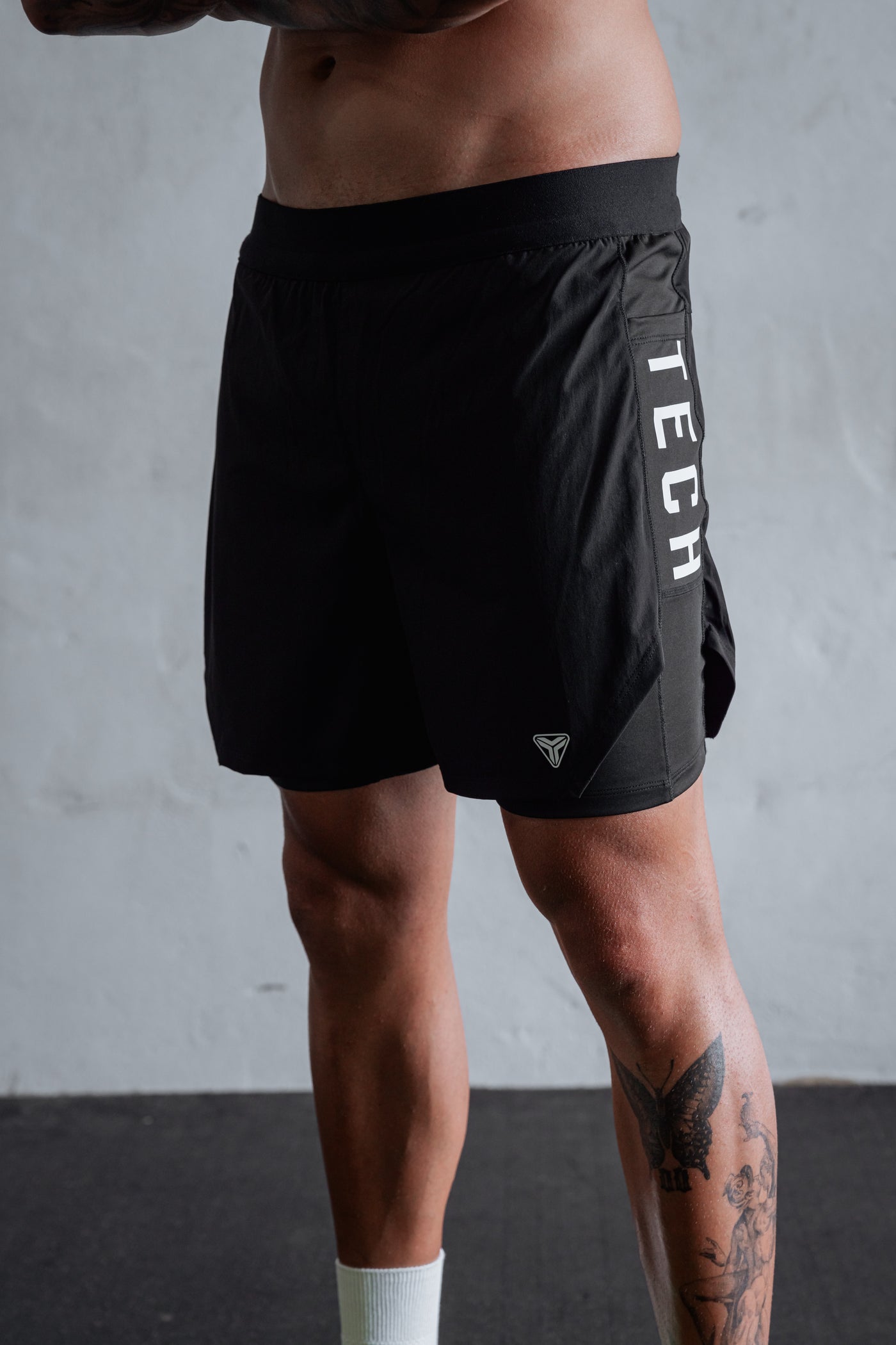 HYBRID SHORT - BLACK