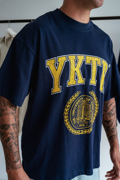 VARSITY CREST O/S TEE - NAVY